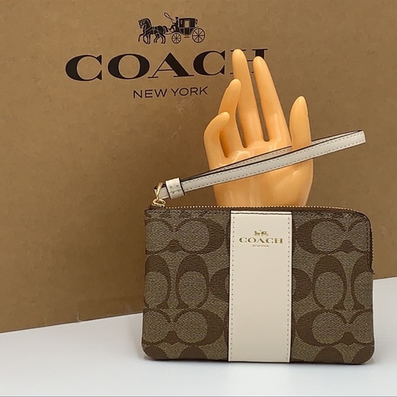 Corner Zip Wristlet In Signature Canvas KHAKICHALK - Picture 6 of 16